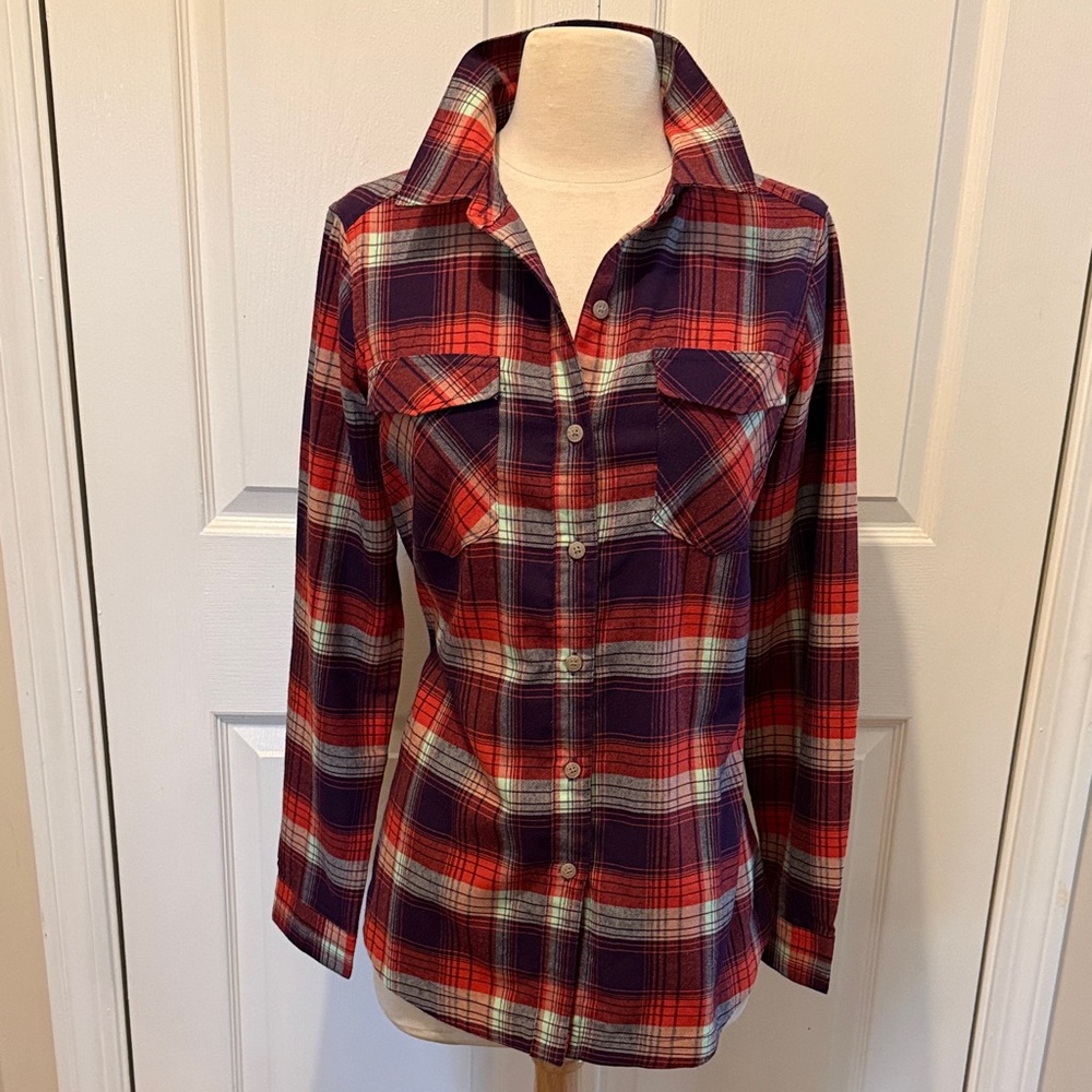 Simms Red and Navy Plaid Button-Down Shirt Medium